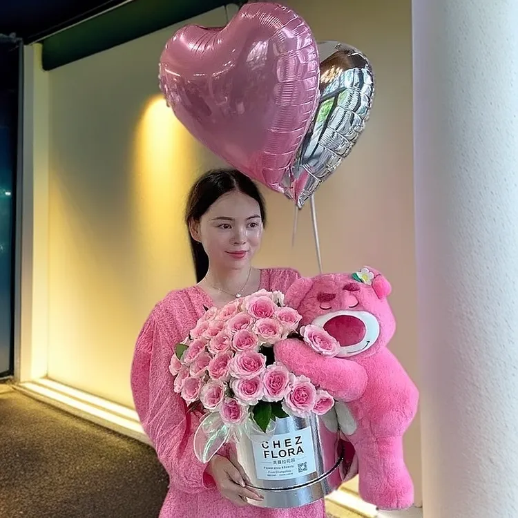 元旦❤生日礼物❤草莓熊抱抱桶花束送女友玫瑰鲜花订购同城花店