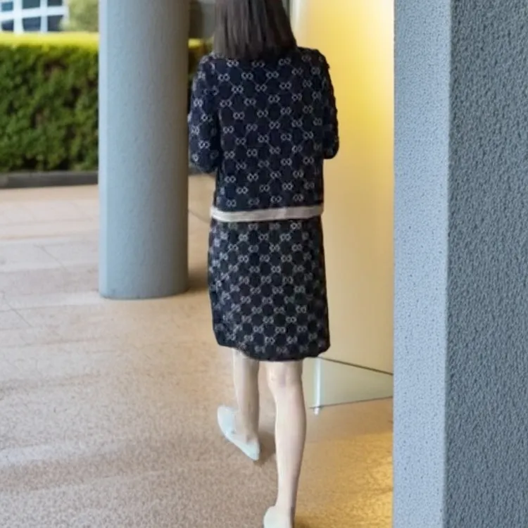 新款时尚百搭宽松短袖中长款连衣裙加长袖开衫外套两件套-1