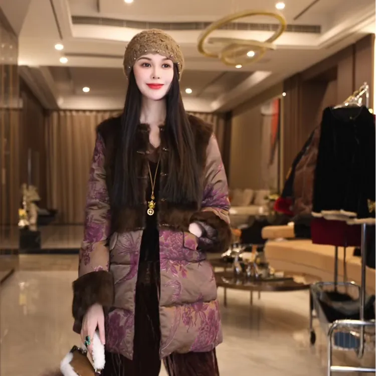 飞儿【梅韵凤尾】2025款白鸭绒拼接真毛绒羽绒外套