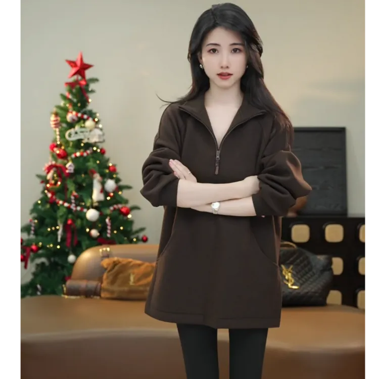 小乖逃咖色卫衣横高领半拉链咖色横口袋保暖宽松秋冬百搭款M9369