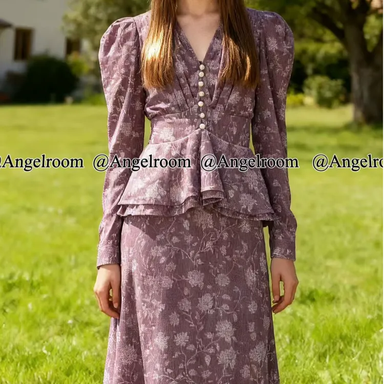 冬款厚料复古V领泡泡袖收腰荷叶摆鱼尾碎花连衣裙气质裙子6993