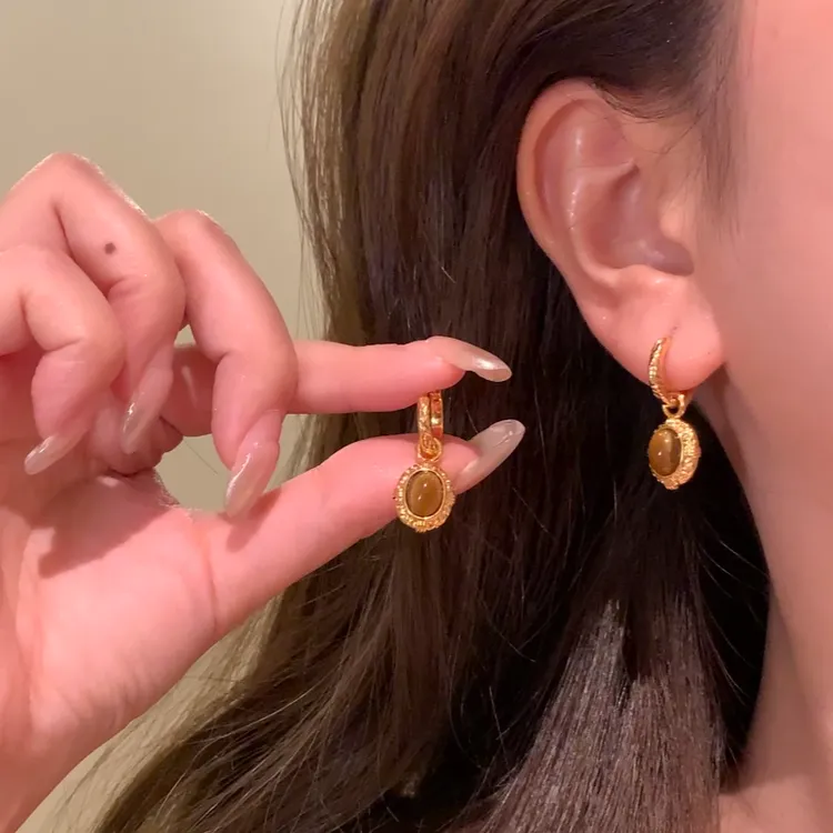 铜合金锆石耳饰 秋冬复古鎏金美拉德耳环女气质高级感耳扣耳饰