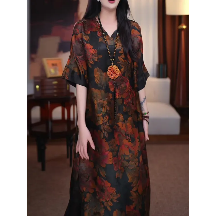 高奢时尚气质大码连衣裙2025夏季新款阔太太宽松显瘦减龄高贵长裙