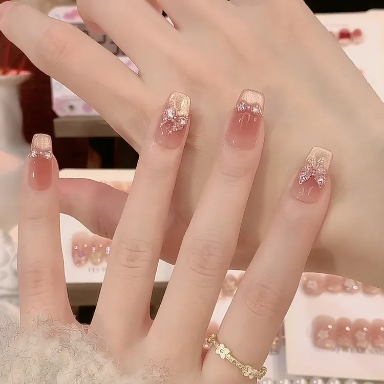 【蝴蝶效应】纯手工穿戴甲法式鎏金高级感显白拼钻蝴蝶美甲2025新款