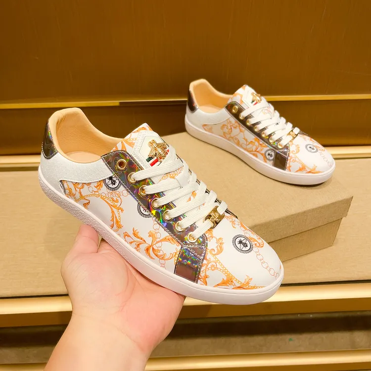 欧洲站轻奢潮流印花透气圆头平跟板鞋小白鞋休闲板鞋百搭鞋子