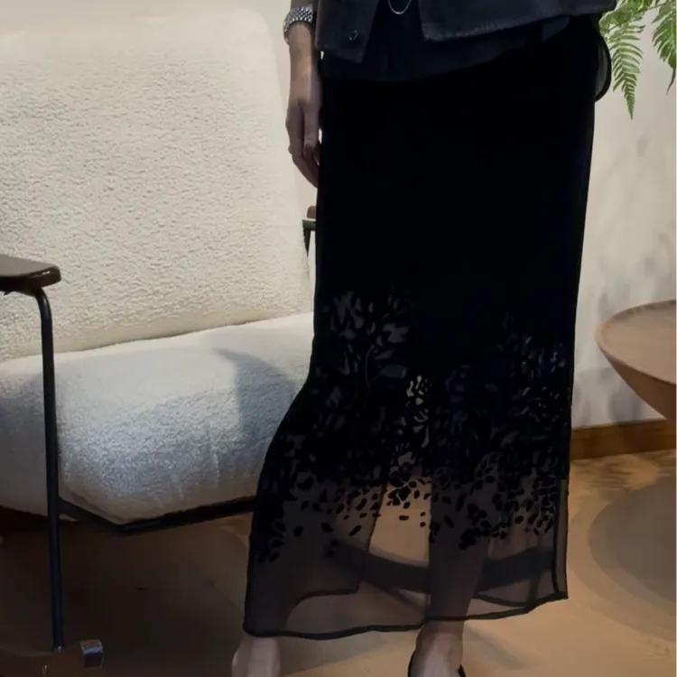 TNATNA 显瘦气质时尚秋季真丝丝绒半身裙2700