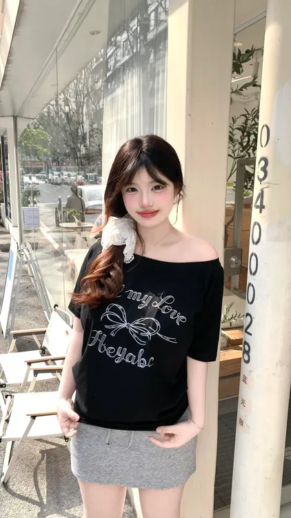 夏季美式复古黑色斜肩短袖t恤女2025新款显瘦蝴蝶结独特漂亮上衣