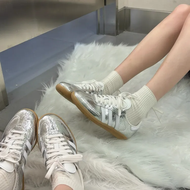 adidas三叶草SAMBA OG马思纯同款运动鞋银色德训鞋「T头鞋」JR0035