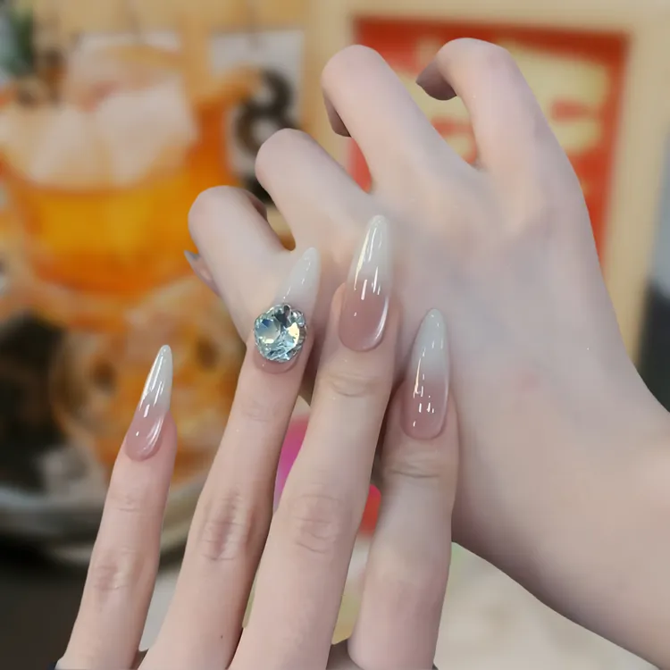 【茉莉花茶】手工穿戴甲渐变奶白色高级感可拆卸带大钻美甲穿戴甲片