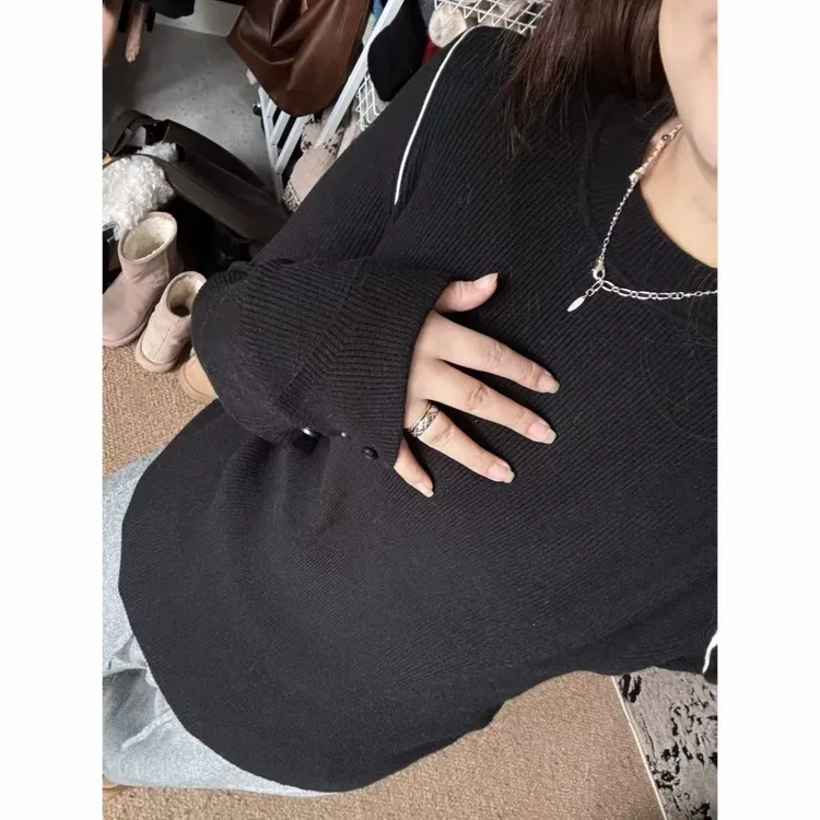 晶咕佳佳【瘦身专家】圆领明线竖坑条针织衫显瘦黑色时尚百搭修身