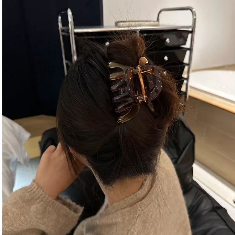 元气满满欧美大号南瓜鲨鱼夹简约气质时尚女复古抓夹百搭又日常