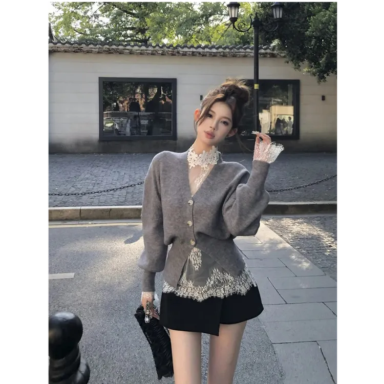 法式温柔时尚V领高级针织毛衣修身蝙蝠袖开衫+蕾丝打底上衣套装女