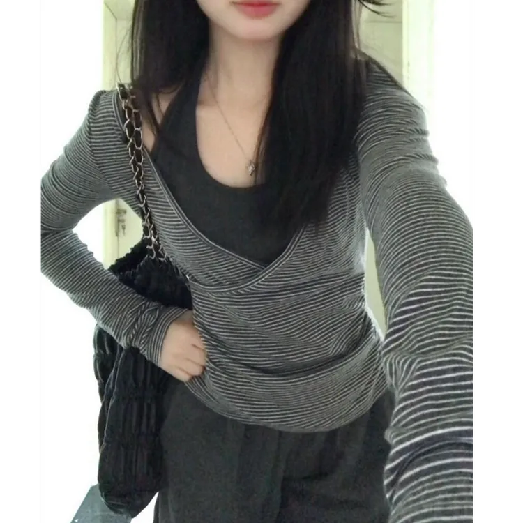 春秋显瘦条纹辣妹风假两件上衣甜辣妹长袖修身打底T恤女百搭秋季