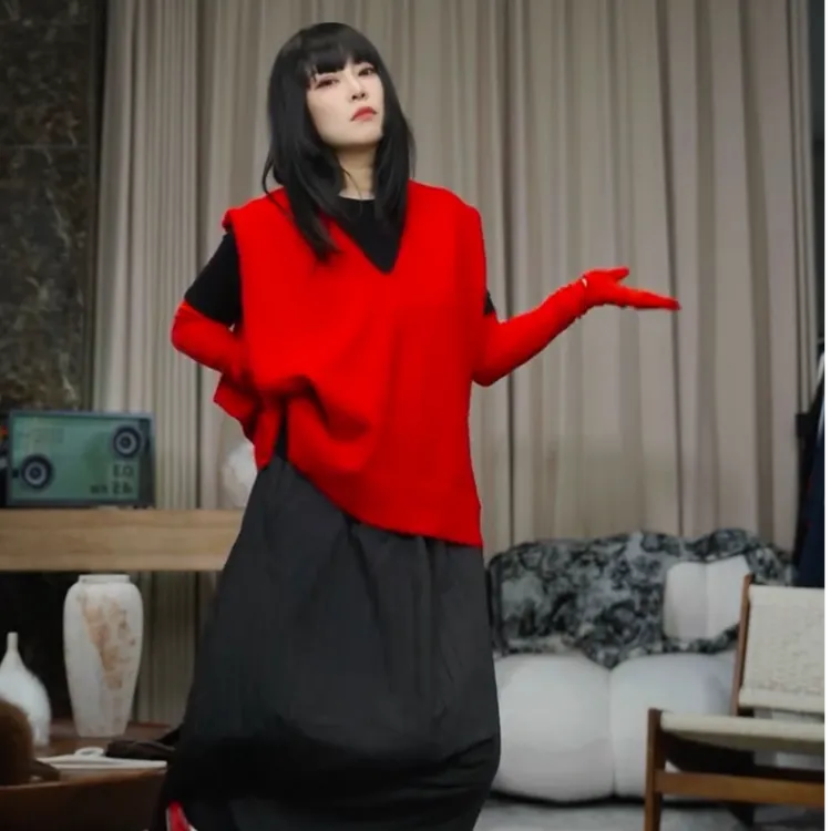 infobyfive2025秋冬新款小红V领可爱老鼠针织毛衣马夹壹NF0511501