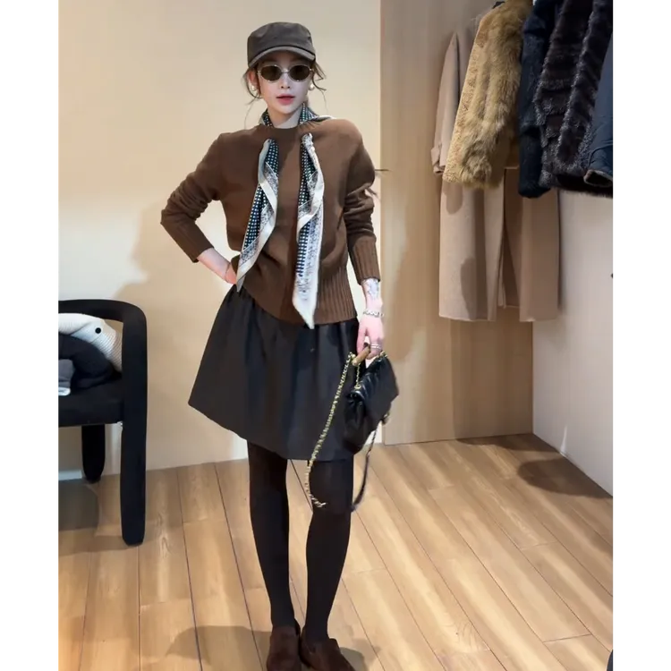流行一整套2025秋冬新款时尚气质减龄慵懒风针织毛衣短裙两件套