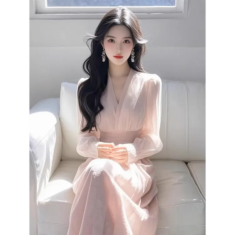 粉色连衣裙2025新款小香风法式富家千金高级感穿搭气质长裙
