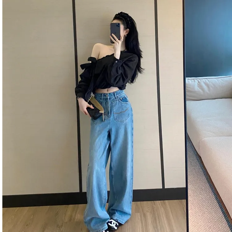一整套气质新款穿搭露肩设计感衬衫上衣女显瘦百搭牛仔裤两件套装
