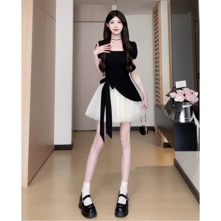 2025新款别致初夏穿搭蓬蓬裙子绑带收腰显瘦绝美美泡泡袖连衣裙女