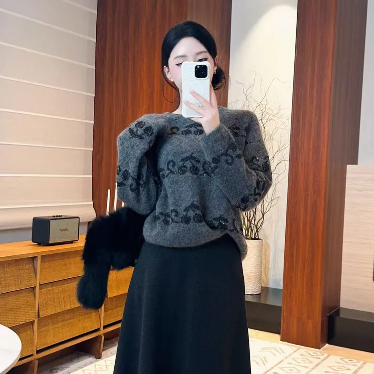 菠萝宝宝yuna【悠闲时光】马海毛绵羊毛混纺灰色樱桃亮片毛衣YK8