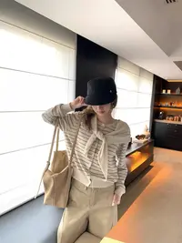 学院风条纹针织上衣女2025秋季圆领长袖单排扣开衫配披肩