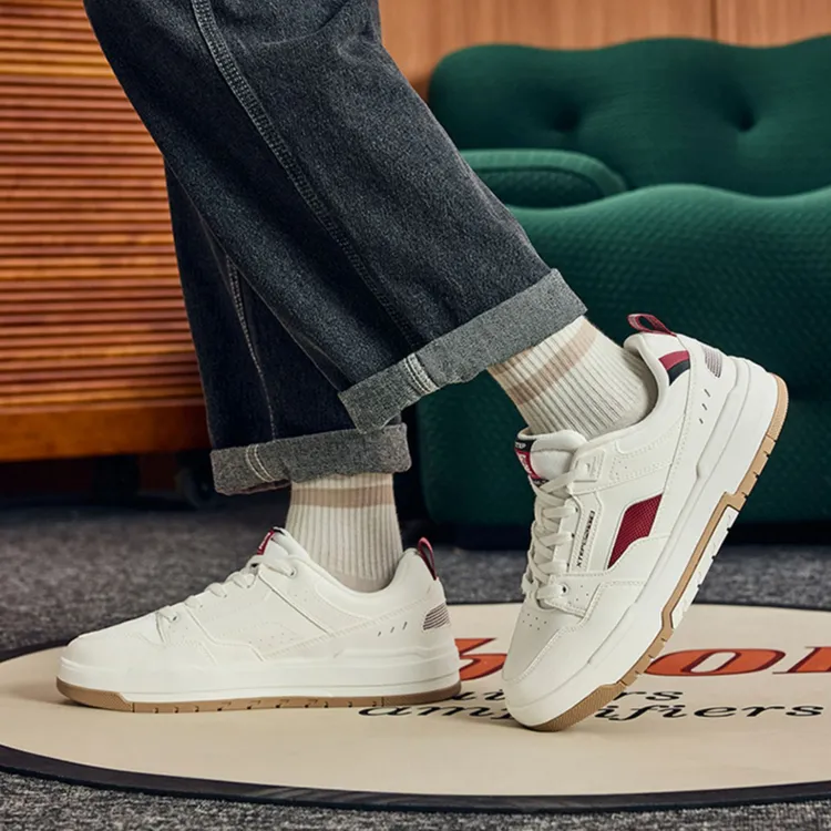 特步裂变丨小白鞋板鞋男女同款轻便休闲时尚休闲鞋秋冬情侣运动鞋