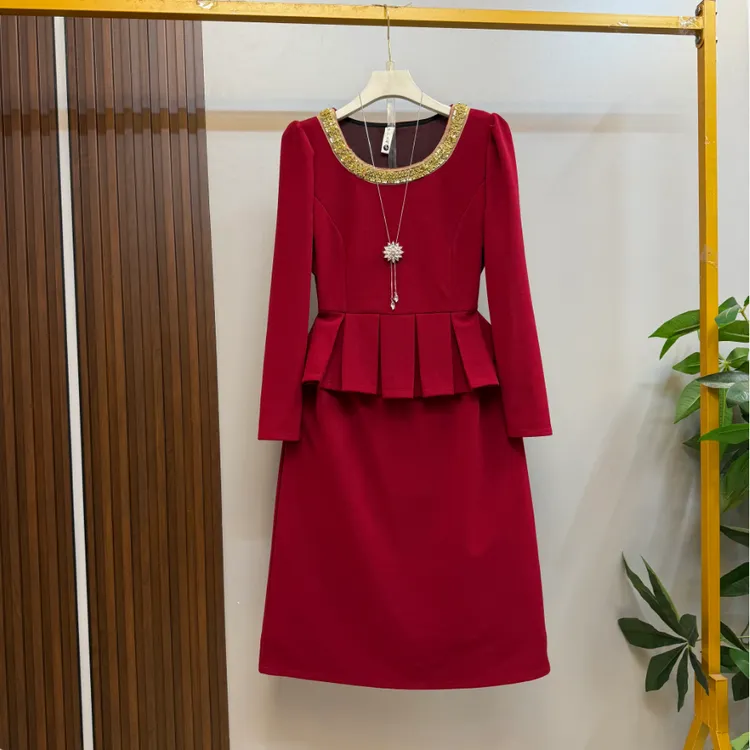 秋冬欧货新款时尚气质轻奢简约假两件设计大码显瘦连衣裙