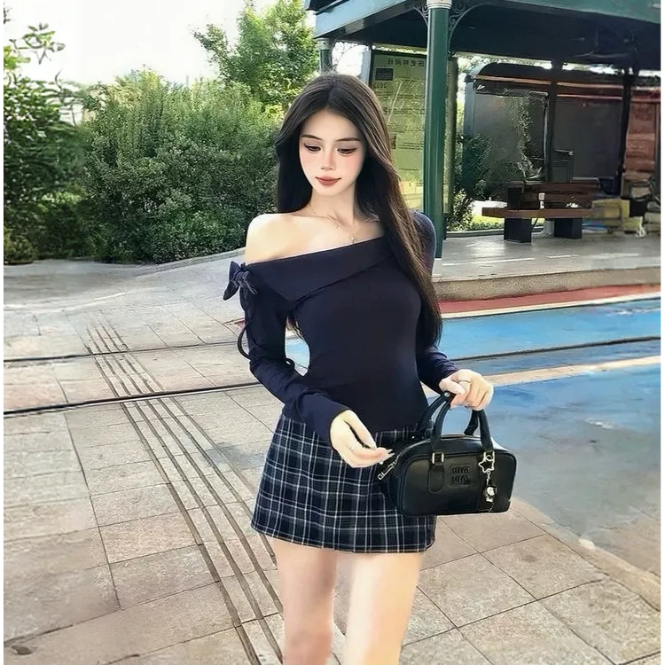 早秋修身显瘦小众设计感纯欲风甜美斜肩上衣+格子半身短裙套装女