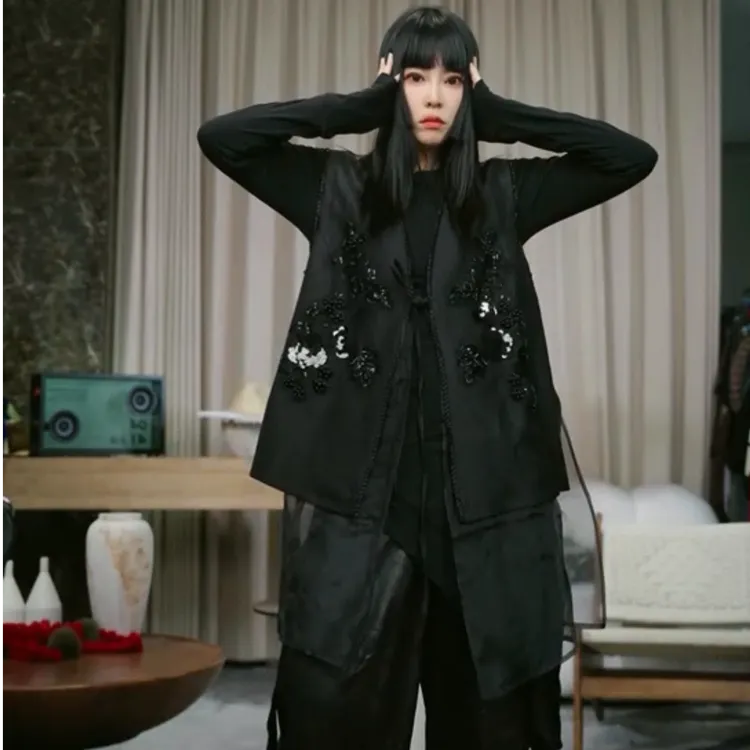 infobyfive2025秋冬静奢风新中式民族蕾丝刺绣马夹壹NF0509204