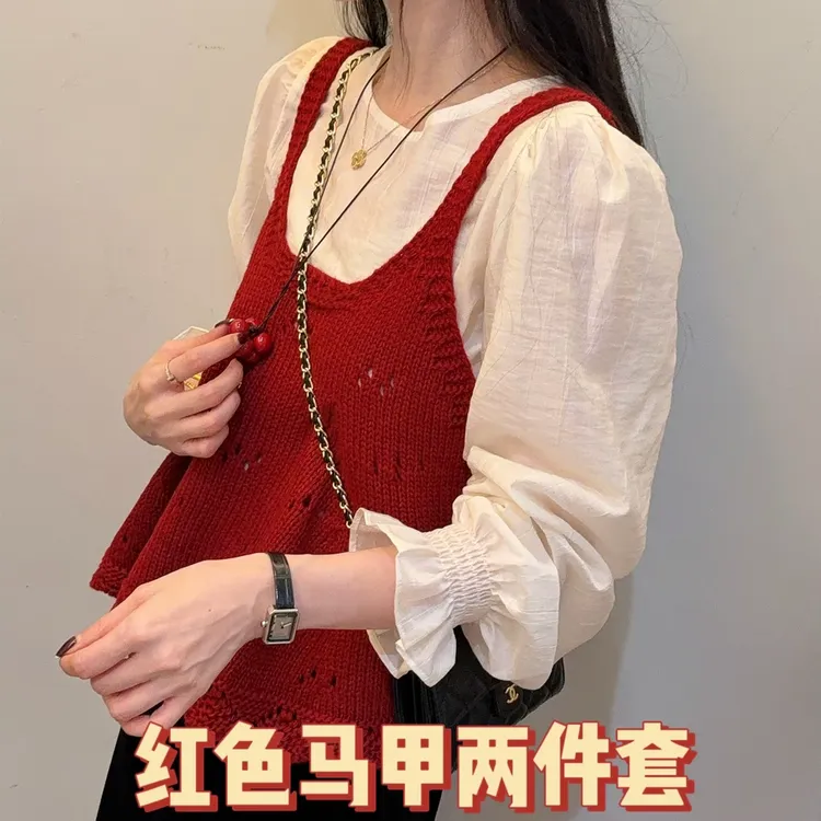 【真两件套】；早秋甜美温柔喇叭袖衬衫搭针织吊带两件套女