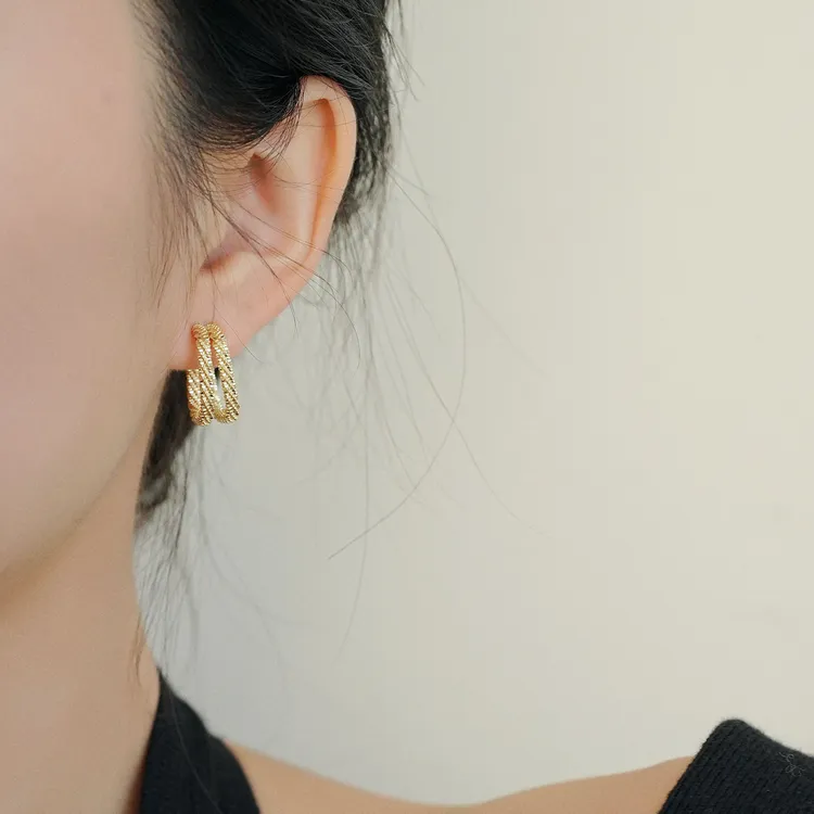 铜合金耳饰 时尚气质双层耳钉设计小众高级感简约显脸瘦耳环
