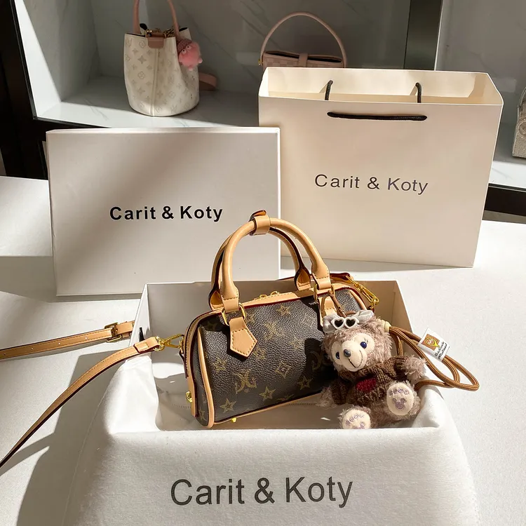 CARIT KOTY秋冬轻奢枕头包包女2025新款百搭通勤手提单肩斜挎小包