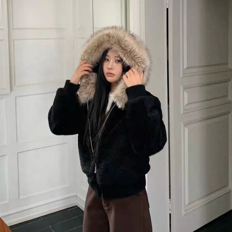 新款貉子真毛领连帽外套女冬季加厚上衣短款环保羊羔毛上衣2599