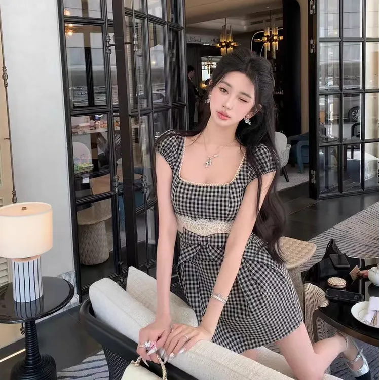 【典雅格调】韩系方领格子连衣裙女夏新款设计感拼接蕾丝蝴蝶结裙子