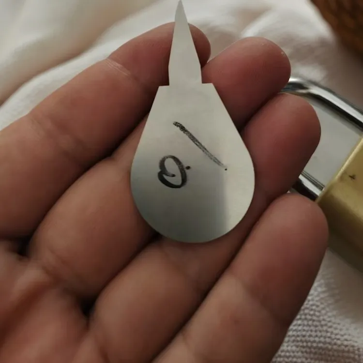 密码挂锁维修插片开锁纸片开门卡片开锁师傅锁匠工具