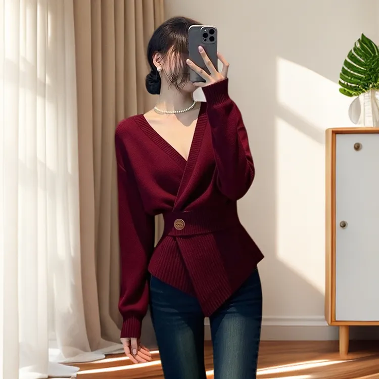 独特别致酒红色针织衫女2025秋季小众设计感时髦洋气掐腰内搭毛衣