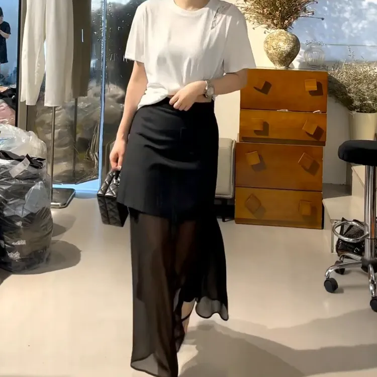 小众新蕾丝镂空拼接上衣T恤+设计感纱裙拼接西装半身裙LK2503682