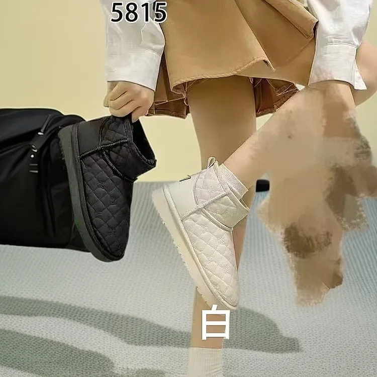 平跟常规女秋冬马丁靴大黄靴高帮厚底时尚雪地靴经典靴子