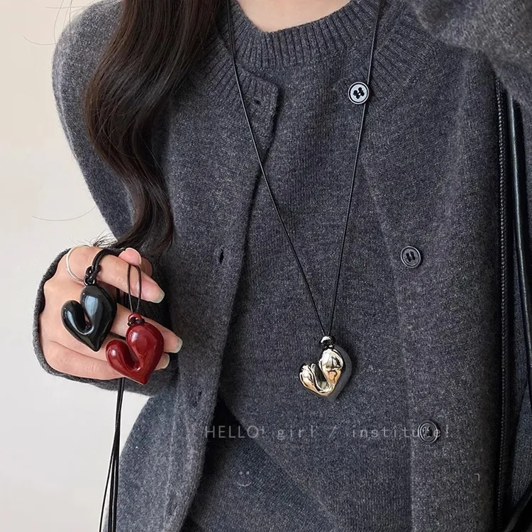 非金属皮质项链 爱心黑绳项链女款甜酷辣妹风长款毛衣链挂脖配饰