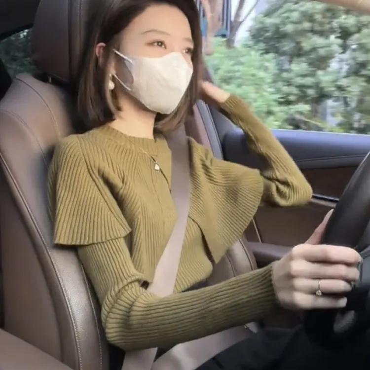 斗篷式披肩针织衫女秋冬新款气质荷叶边拼接镂空圆领长袖针织上衣