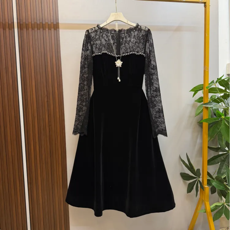 新款大码女装时尚洋气蕾丝拼接显瘦连衣裙