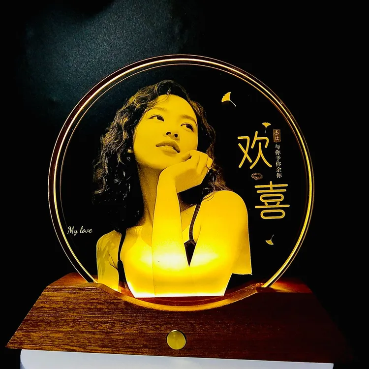 七夕情人节定制玻璃画灯光摆台纪念品女生玻璃画像定制真人照片
