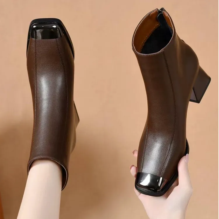 2025年英伦风金属防踢加绒短靴后拉链粗跟瘦瘦靴方头短靴时装靴