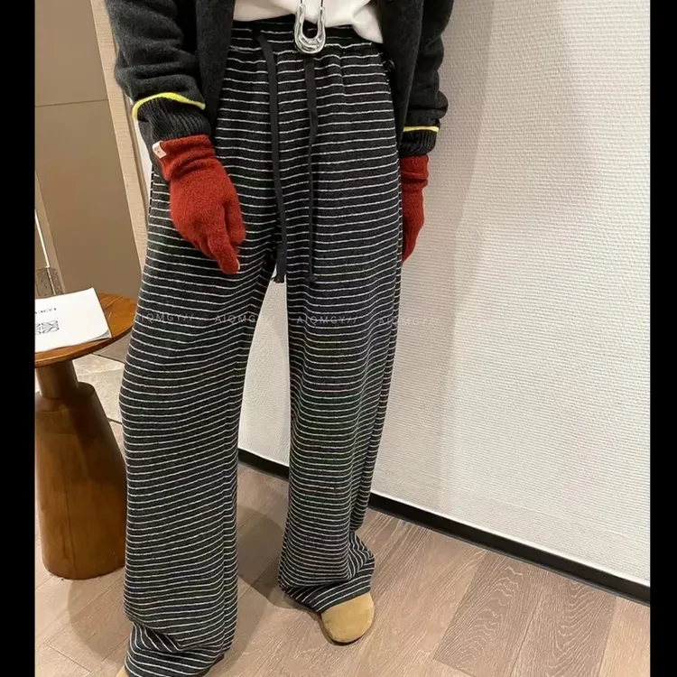 加绒加厚显瘦条纹休闲裤冬季新款梨形身材小个子阔腿拖地裤时尚
