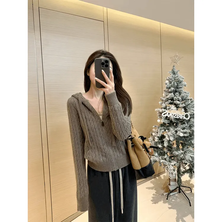 MARIE.COCO【麻花纹理感】连帽修身毛衣外套女针织开衫秋冬显瘦上衣