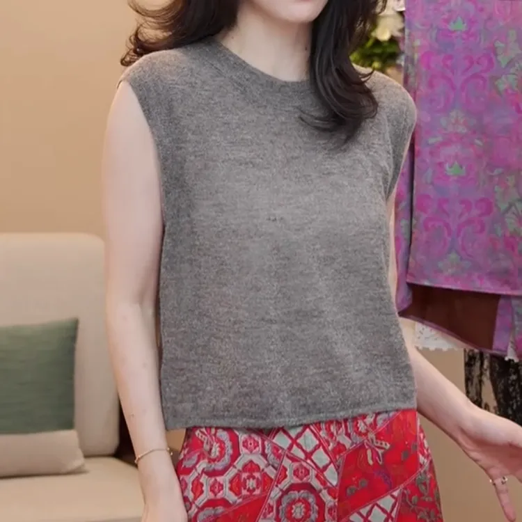 2025夏季设计感时尚休闲薄款纯色针织无袖上衣LK2503922