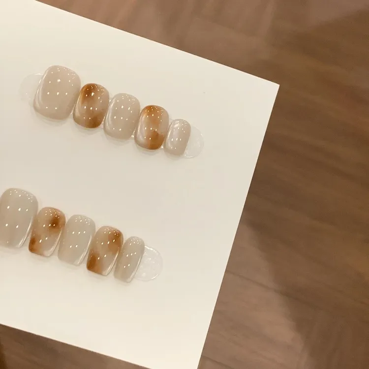【远山黛】手工穿戴甲气质冰透玻璃珠猫光白穿戴式秋冬美美甲贴片