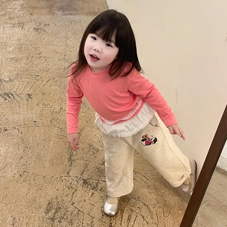 《小思家》韩版女童2025年春季新款蕾丝边拼色T恤小老鼠卫裤套装