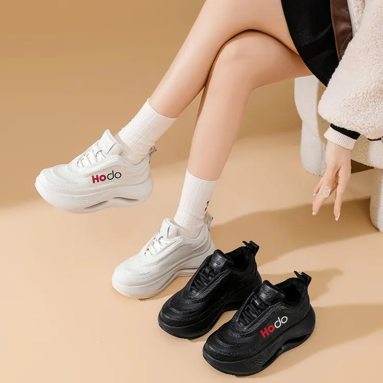 Hodo/红豆欧版秋冬皮面加绒太空老爹增高百搭时尚老爹鞋运动女鞋
