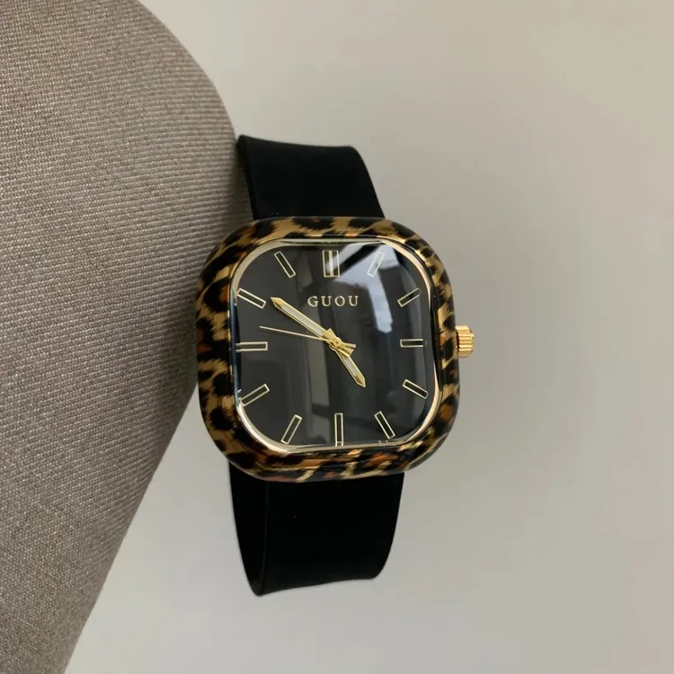 个性豹纹复古腕表新款大表盘手表女硅胶休闲时尚中性防水手表60