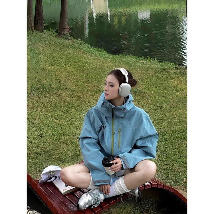 山系冲锋夹克男2025春秋新款防风防水徒步登山男女同款连帽骑行服
